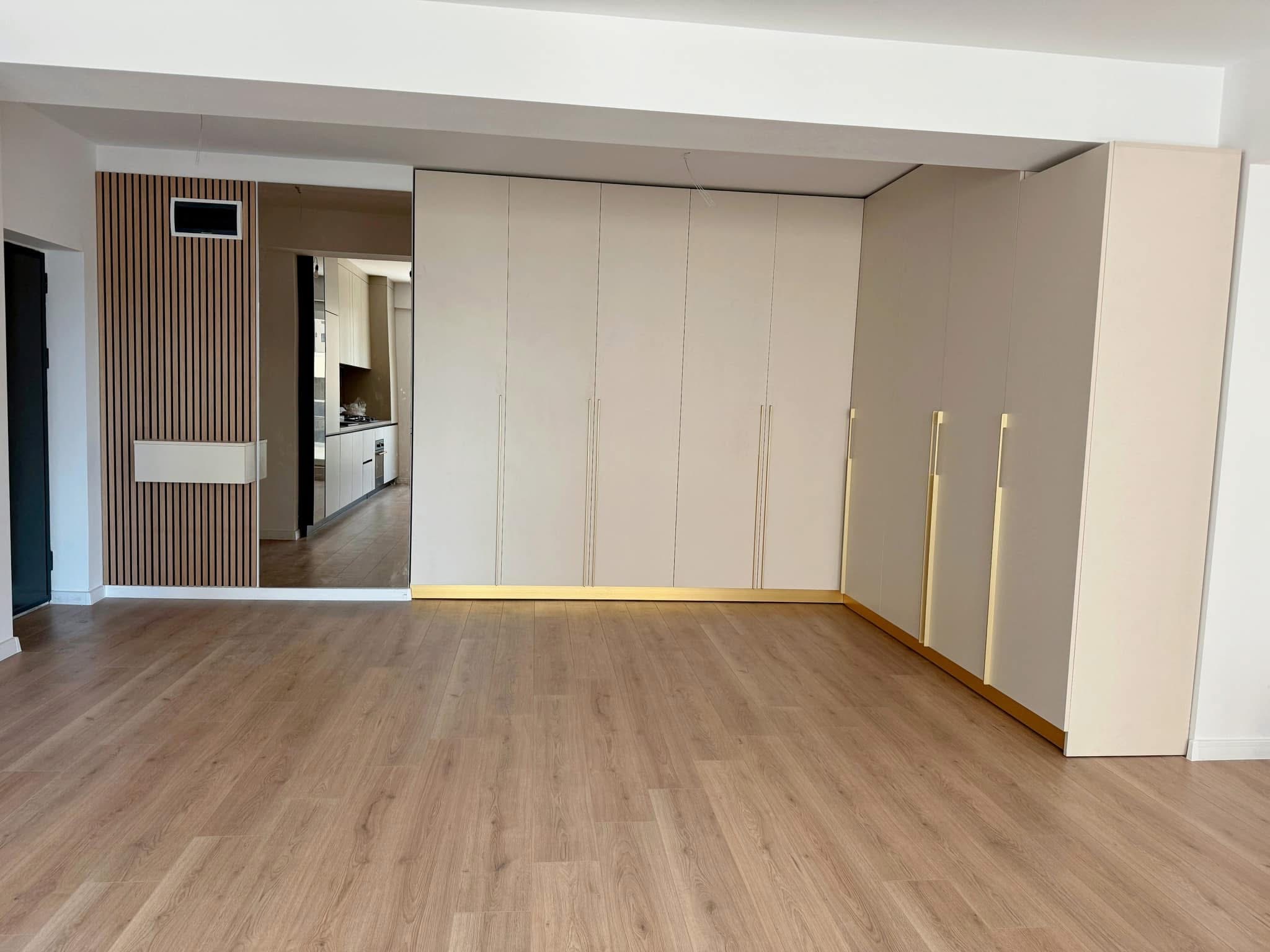 Beige Oak Reflection