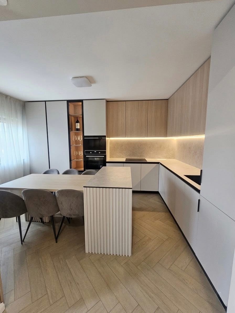 Warm Wood Premium Elegance